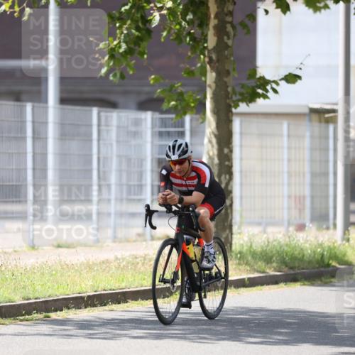 10.08.2025 - GEWOBA Citytriathlon Bremen Yannick Fuchs http://msf.ph/oto/8548855 10.08.2025 13:17:46 Radfahren 567, 825, 853 meine-sportfotos.de