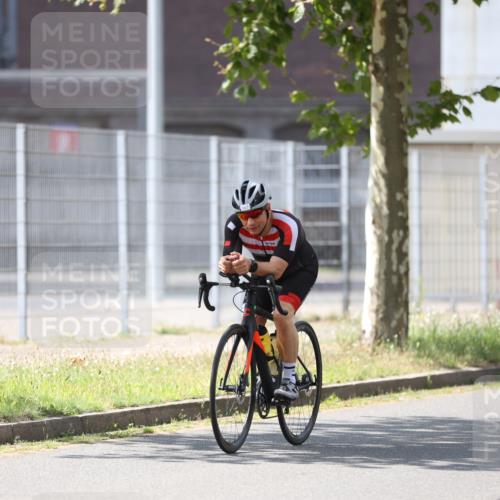 10.08.2025 - GEWOBA Citytriathlon Bremen Yannick Fuchs http://msf.ph/oto/8548857 10.08.2025 13:17:46 Radfahren 567, 825, 853 meine-sportfotos.de