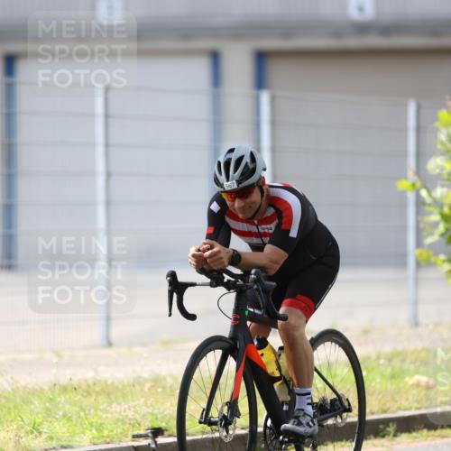 10.08.2025 - GEWOBA Citytriathlon Bremen Yannick Fuchs http://msf.ph/oto/8548858 10.08.2025 13:17:47 Radfahren 567, 825, 853 meine-sportfotos.de
