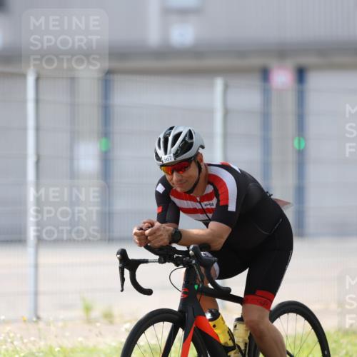 10.08.2025 - GEWOBA Citytriathlon Bremen Yannick Fuchs http://msf.ph/oto/8548862 10.08.2025 13:17:47 Radfahren 567, 825, 853 meine-sportfotos.de