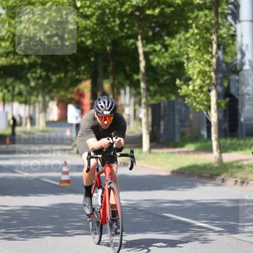 10.08.2025 - GEWOBA Citytriathlon Bremen Yannick Fuchs http://msf.ph/oto/8548863 10.08.2025 12:15:23 Radfahren 564, 591, 643, 834, 852, 858, 876, 947 meine-sportfotos.de