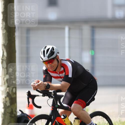 10.08.2025 - GEWOBA Citytriathlon Bremen Yannick Fuchs http://msf.ph/oto/8548864 10.08.2025 13:17:48 Radfahren 567 meine-sportfotos.de