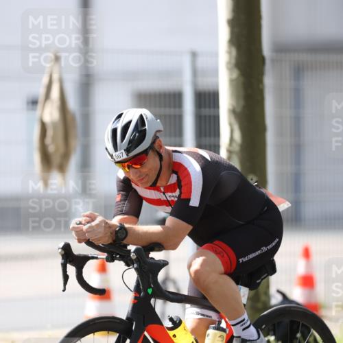 10.08.2025 - GEWOBA Citytriathlon Bremen Yannick Fuchs http://msf.ph/oto/8548866 10.08.2025 13:17:48 Radfahren 567 meine-sportfotos.de