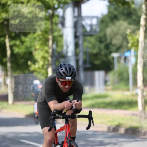 10.08.2025 - GEWOBA Citytriathlon Bremen Yannick Fuchs http://msf.ph/oto/8548867 10.08.2025 12:15:24 Radfahren 564, 591, 643, 834, 852, 858, 876, 947 meine-sportfotos.de