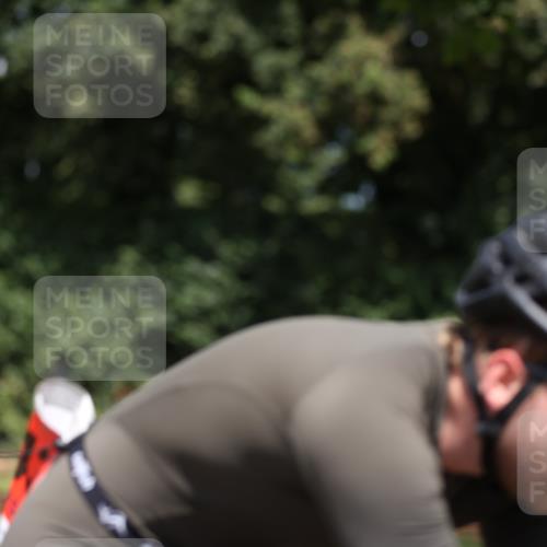 10.08.2025 - GEWOBA Citytriathlon Bremen Yannick Fuchs http://msf.ph/oto/8548877 10.08.2025 12:15:25 Radfahren 591, 643, 834, 858, 876, 947 meine-sportfotos.de