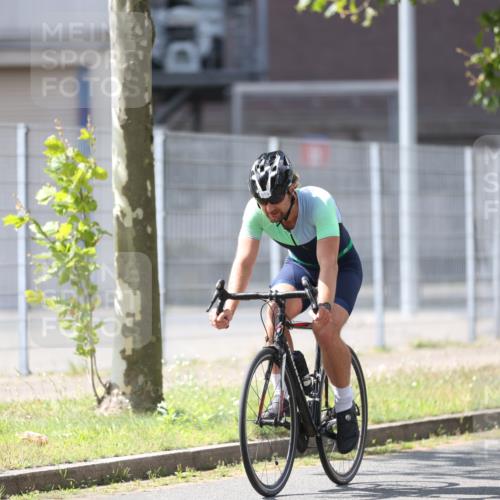 10.08.2025 - GEWOBA Citytriathlon Bremen Yannick Fuchs http://msf.ph/oto/8548884 10.08.2025 13:18:28 Radfahren 596, 934 meine-sportfotos.de