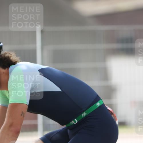 10.08.2025 - GEWOBA Citytriathlon Bremen Yannick Fuchs http://msf.ph/oto/8548893 10.08.2025 13:18:30 Radfahren 596, 934 meine-sportfotos.de