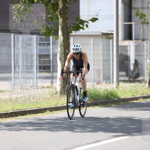 10.08.2025 - GEWOBA Citytriathlon Bremen Yannick Fuchs http://msf.ph/oto/8548898 10.08.2025 13:18:39 Radfahren 596, 934 meine-sportfotos.de