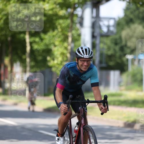10.08.2025 - GEWOBA Citytriathlon Bremen Yannick Fuchs http://msf.ph/oto/8548911 10.08.2025 12:15:34 Radfahren 626, 641, 643, 834, 858 meine-sportfotos.de
