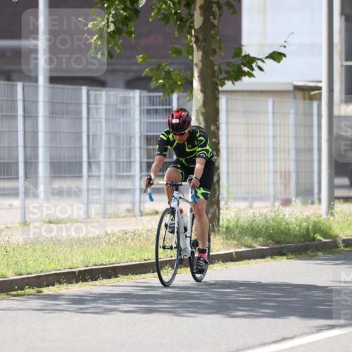 10.08.2025 - GEWOBA Citytriathlon Bremen Yannick Fuchs http://msf.ph/oto/8548921 10.08.2025 13:18:56 Radfahren 671, 709, 726, 899, 975 meine-sportfotos.de