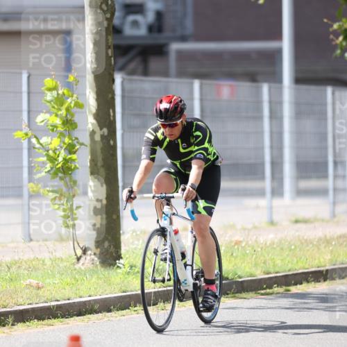 10.08.2025 - GEWOBA Citytriathlon Bremen Yannick Fuchs http://msf.ph/oto/8548926 10.08.2025 13:18:57 Radfahren 671, 709, 726, 899, 975 meine-sportfotos.de