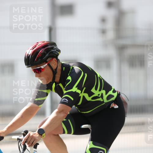 10.08.2025 - GEWOBA Citytriathlon Bremen Yannick Fuchs http://msf.ph/oto/8548934 10.08.2025 13:18:59 Radfahren 671, 709, 726, 899, 975 meine-sportfotos.de
