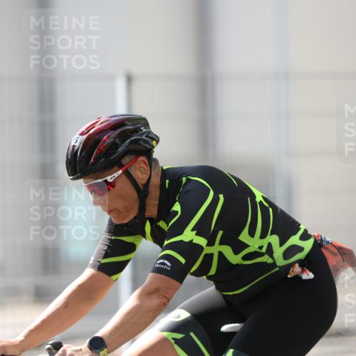 10.08.2025 - GEWOBA Citytriathlon Bremen Yannick Fuchs http://msf.ph/oto/8548937 10.08.2025 13:18:59 Radfahren 671, 709, 726, 899, 975 meine-sportfotos.de