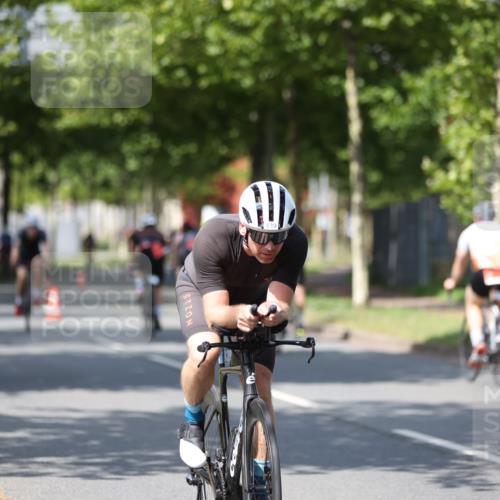 10.08.2025 - GEWOBA Citytriathlon Bremen Yannick Fuchs http://msf.ph/oto/8548943 10.08.2025 12:15:46 Radfahren 600, 626, 641, 682, 715, 824, 836, 839, 840, 859, 891, 1016, 1022 meine-sportfotos.de