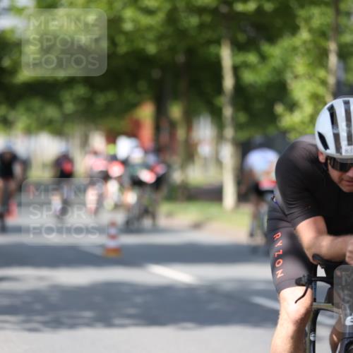 10.08.2025 - GEWOBA Citytriathlon Bremen Yannick Fuchs http://msf.ph/oto/8548949 10.08.2025 12:15:46 Radfahren 600, 626, 641, 682, 715, 824, 836, 839, 840, 859, 891, 1016, 1022 meine-sportfotos.de