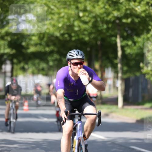 10.08.2025 - GEWOBA Citytriathlon Bremen Yannick Fuchs http://msf.ph/oto/8548957 10.08.2025 12:15:47 Radfahren 600, 626, 641, 682, 715, 824, 836, 839, 840, 859, 891, 1016, 1022 meine-sportfotos.de