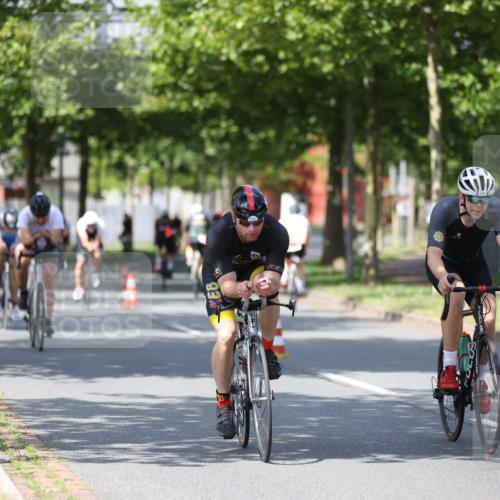 10.08.2025 - GEWOBA Citytriathlon Bremen Yannick Fuchs http://msf.ph/oto/8548962 10.08.2025 12:15:48 Radfahren 600, 626, 641, 682, 686, 707, 715, 824, 836, 839, 840, 859, 891, 1016, 1022 meine-sportfotos.de