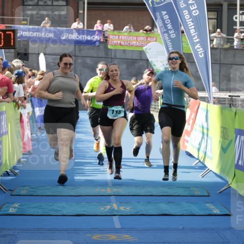10.08.2025 - GEWOBA Citytriathlon Bremen H.Heesch http://msf.ph/oto/8548963 10.08.2025 11:35:48 Ziel 115, 125, 247 meine-sportfotos.de