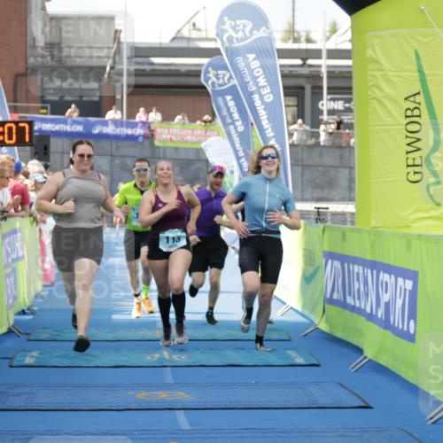 10.08.2025 - GEWOBA Citytriathlon Bremen H.Heesch http://msf.ph/oto/8548970 10.08.2025 11:35:49 Ziel 115, 125, 247 meine-sportfotos.de