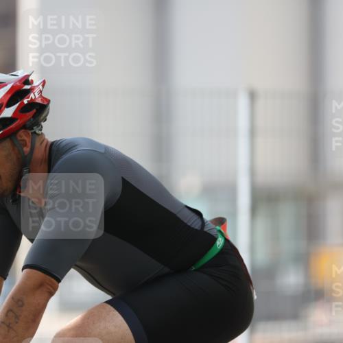 10.08.2025 - GEWOBA Citytriathlon Bremen Yannick Fuchs http://msf.ph/oto/8548972 10.08.2025 13:19:04 Radfahren 671, 709, 726, 899, 975, 1002 meine-sportfotos.de