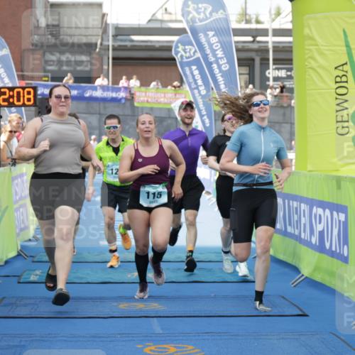 10.08.2025 - GEWOBA Citytriathlon Bremen H.Heesch http://msf.ph/oto/8548978 10.08.2025 11:35:50 Ziel 115, 125, 247 meine-sportfotos.de