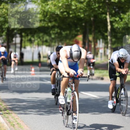 10.08.2025 - GEWOBA Citytriathlon Bremen Yannick Fuchs http://msf.ph/oto/8548980 10.08.2025 12:15:50 Radfahren 600, 626, 641, 682, 686, 707, 715, 824, 836, 839, 840, 859, 891, 1016, 1022 meine-sportfotos.de