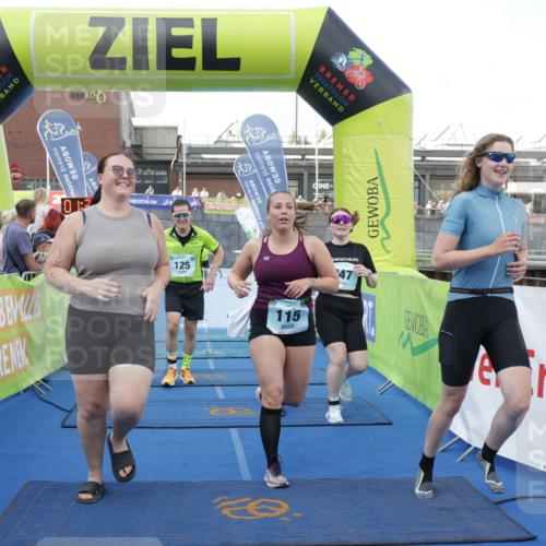10.08.2025 - GEWOBA Citytriathlon Bremen H.Heesch http://msf.ph/oto/8548994 10.08.2025 11:35:51 Ziel 115, 125, 247, 382 meine-sportfotos.de
