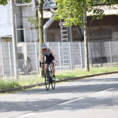 10.08.2025 - GEWOBA Citytriathlon Bremen Yannick Fuchs http://msf.ph/oto/8548999 10.08.2025 13:19:21 Radfahren 671, 762, 803, 899, 983, 1002 meine-sportfotos.de