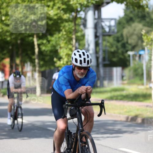10.08.2025 - GEWOBA Citytriathlon Bremen Yannick Fuchs http://msf.ph/oto/8549004 10.08.2025 12:15:53 Radfahren 600, 626, 654, 682, 686, 707, 715, 824, 836, 839, 840, 859, 891, 1016, 1022 meine-sportfotos.de