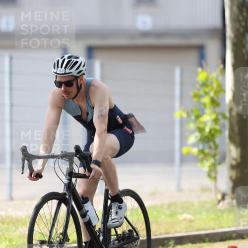 10.08.2025 - GEWOBA Citytriathlon Bremen Yannick Fuchs http://msf.ph/oto/8549006 10.08.2025 13:19:23 Radfahren 762, 803, 983, 1002 meine-sportfotos.de