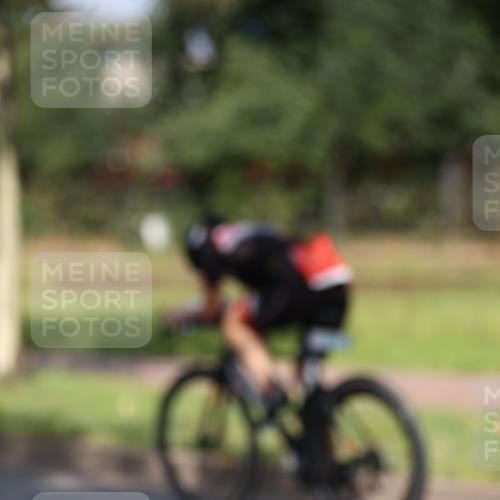 10.08.2025 - GEWOBA Citytriathlon Bremen Yannick Fuchs http://msf.ph/oto/8549018 10.08.2025 12:15:54 Radfahren 600, 626, 654, 682, 686, 707, 715, 824, 836, 839, 840, 859, 891, 1016, 1022 meine-sportfotos.de