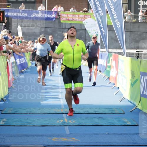 10.08.2025 - GEWOBA Citytriathlon Bremen H.Heesch http://msf.ph/oto/8549020 10.08.2025 11:35:56 Ziel 109, 115, 125, 207, 247, 373, 382 meine-sportfotos.de
