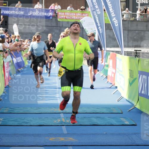 10.08.2025 - GEWOBA Citytriathlon Bremen H.Heesch http://msf.ph/oto/8549025 10.08.2025 11:35:56 Ziel 109, 115, 125, 207, 247, 373, 382 meine-sportfotos.de