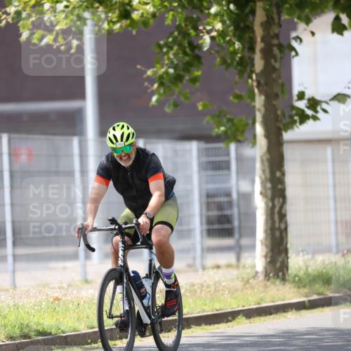 10.08.2025 - GEWOBA Citytriathlon Bremen Yannick Fuchs http://msf.ph/oto/8549028 10.08.2025 13:19:28 Radfahren 762, 803, 983 meine-sportfotos.de