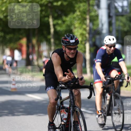 10.08.2025 - GEWOBA Citytriathlon Bremen Yannick Fuchs http://msf.ph/oto/8549033 10.08.2025 12:15:57 Radfahren 600, 626, 654, 682, 686, 707, 715, 824, 836, 839, 840, 859, 891, 1016, 1022 meine-sportfotos.de