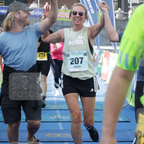 10.08.2025 - GEWOBA Citytriathlon Bremen H.Heesch http://msf.ph/oto/8549039 10.08.2025 11:36:00 Ziel 109, 125, 207, 373, 382, 485 meine-sportfotos.de