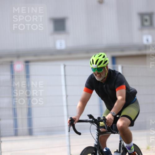 10.08.2025 - GEWOBA Citytriathlon Bremen Yannick Fuchs http://msf.ph/oto/8549042 10.08.2025 13:19:29 Radfahren 762, 803, 983 meine-sportfotos.de
