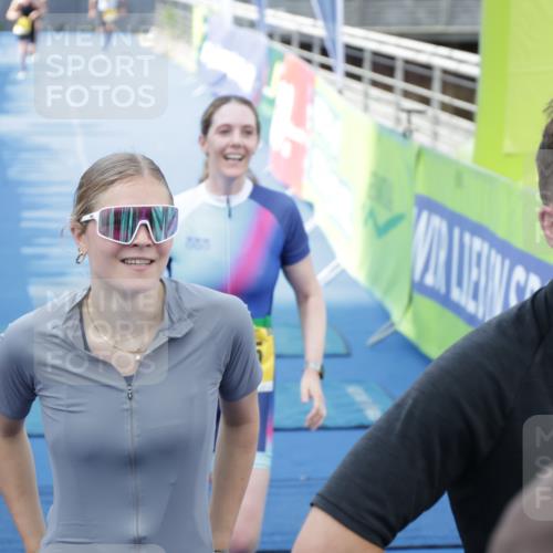 10.08.2025 - GEWOBA Citytriathlon Bremen H.Heesch http://msf.ph/oto/8549049 10.08.2025 11:36:06 Ziel 109, 373, 485 meine-sportfotos.de