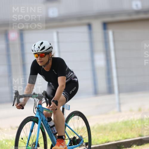10.08.2025 - GEWOBA Citytriathlon Bremen Yannick Fuchs http://msf.ph/oto/8549050 10.08.2025 13:19:49 Radfahren 944, 978 meine-sportfotos.de