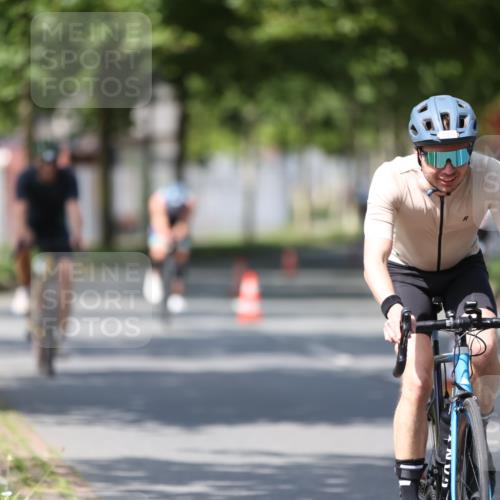 10.08.2025 - GEWOBA Citytriathlon Bremen Yannick Fuchs http://msf.ph/oto/8549053 10.08.2025 12:15:59 Radfahren 600, 626, 654, 682, 686, 707, 715, 824, 836, 839, 840, 859, 891, 1016, 1022 meine-sportfotos.de