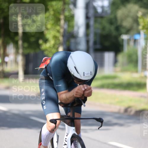 10.08.2025 - GEWOBA Citytriathlon Bremen Yannick Fuchs http://msf.ph/oto/8549083 10.08.2025 12:16:09 Radfahren 654, 686, 707, 824, 891, 1022 meine-sportfotos.de