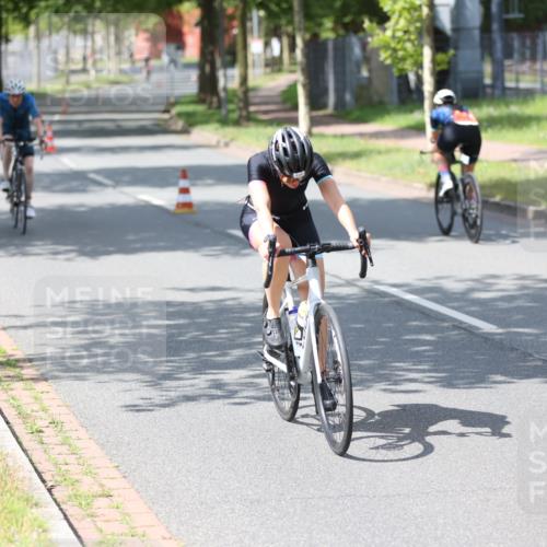 10.08.2025 - GEWOBA Citytriathlon Bremen Yannick Fuchs http://msf.ph/oto/8549086 10.08.2025 13:20:37 Radfahren 842, 862, 926, 964 meine-sportfotos.de