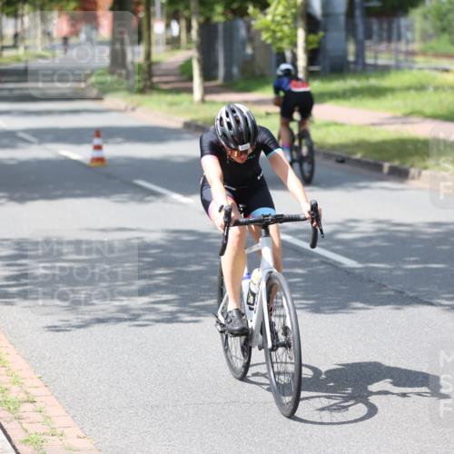 10.08.2025 - GEWOBA Citytriathlon Bremen Yannick Fuchs http://msf.ph/oto/8549087 10.08.2025 13:20:37 Radfahren 842, 862, 926, 964 meine-sportfotos.de