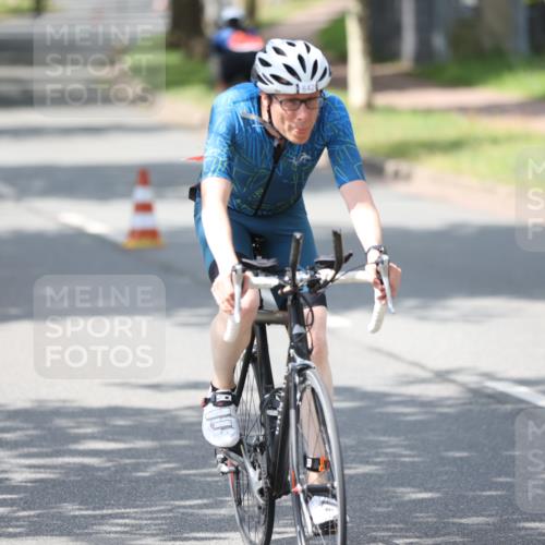 10.08.2025 - GEWOBA Citytriathlon Bremen Yannick Fuchs http://msf.ph/oto/8549090 10.08.2025 13:20:38 Radfahren 842, 862, 926, 964 meine-sportfotos.de