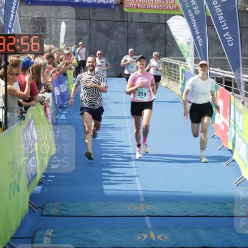 10.08.2025 - GEWOBA Citytriathlon Bremen H.Heesch http://msf.ph/oto/8549095 10.08.2025 11:36:37 Ziel 219 meine-sportfotos.de