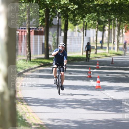 10.08.2025 - GEWOBA Citytriathlon Bremen Yannick Fuchs http://msf.ph/oto/8549098 10.08.2025 13:20:47 Radfahren 785, 842, 862 meine-sportfotos.de