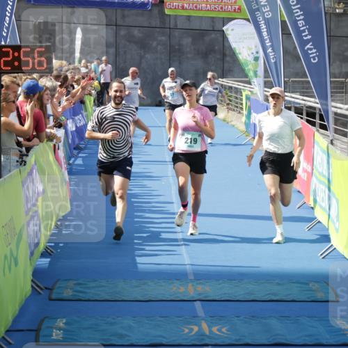 10.08.2025 - GEWOBA Citytriathlon Bremen H.Heesch http://msf.ph/oto/8549100 10.08.2025 11:36:38 Ziel 219 meine-sportfotos.de