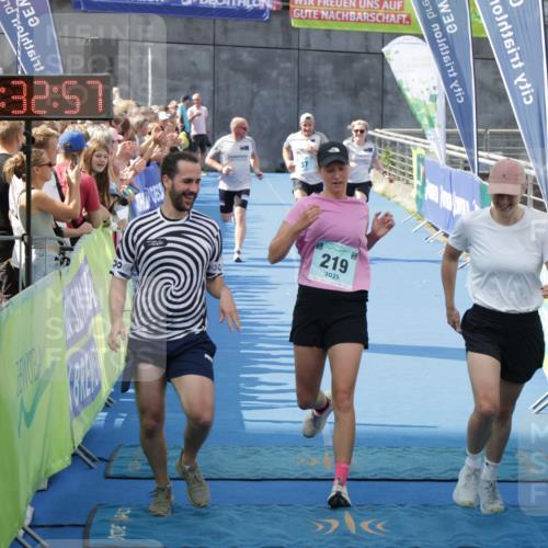10.08.2025 - GEWOBA Citytriathlon Bremen H.Heesch http://msf.ph/oto/8549112 10.08.2025 11:36:39 Ziel 219 meine-sportfotos.de