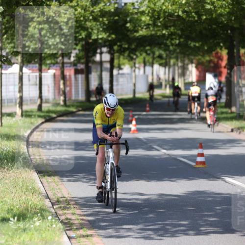 10.08.2025 - GEWOBA Citytriathlon Bremen Yannick Fuchs http://msf.ph/oto/8549113 10.08.2025 12:17:21 Radfahren 671, 856, 912, 956 meine-sportfotos.de