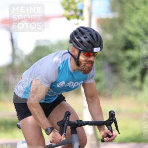 10.08.2025 - GEWOBA Citytriathlon Bremen Yannick Fuchs http://msf.ph/oto/8549116 10.08.2025 13:20:57 Radfahren 581, 785, 862, 953, 1023 meine-sportfotos.de